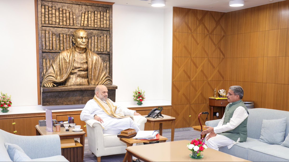 rajneesh4n's tweet photo. केंद्रीय गृह एवं सहकारिता मंत्री, भारतीय जनता पार्टी के पूर्व राष्ट्रीय अध्यक्ष एवं हम जैसे कार्यकर्ताओं की प्रेरणा, माननीय श्री @AmitShah जी से नई दिल्ली में आत्मीय भेंट कर आशीर्वाद प्राप्त किया।

आपका सानिध्य और मूल्यवान मार्गदर्शन मेरे जीवन के अविस्मरणीय क्षण के रूप में मन-मस्तिष्क में सदैव अंकित रहेंगे।

इस प्रसंग ने मुझे राज्यसभा सांसद के नाते अपने कार्यकाल और राजनीतिक जीवन के लिए नई ऊर्जा प्रदान की है।