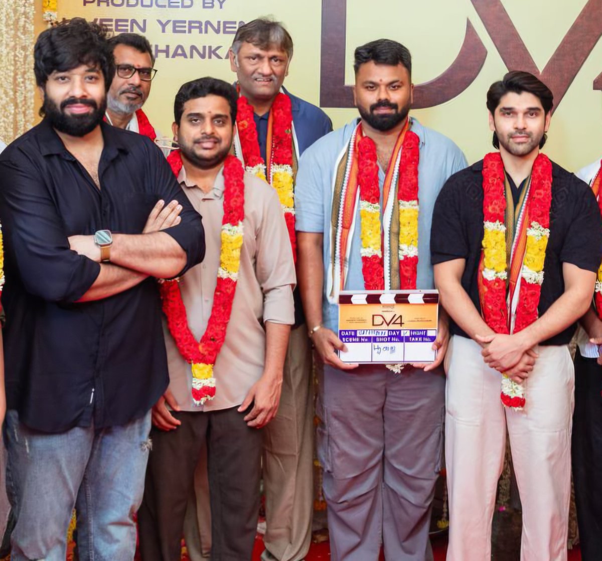 GetsCinema's tweet photo. #DhruvVikram - PAKKA COMMERCIAL ENTERTAINER - Arriving Under #MythriMovieMakers Productions. https://t.co/DZGvdRNJnv