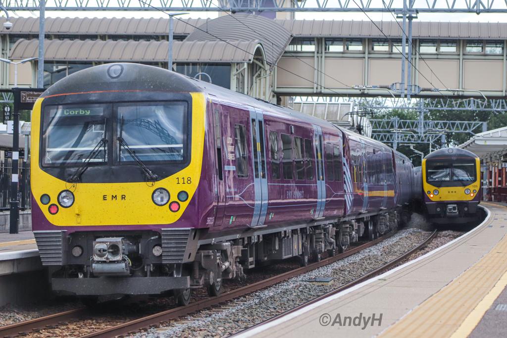 holtona72's tweet photo. #ThreeSixtyThursday Up & down Corby services at Kettering on Tuesday. Except that due to delays 360105 on 1Y43 in P1 had been terminated at Kettering on arrival from STP to then form 1H50 back south while 1Y45 was 16L arriving into P2 with 360118 the rear unit. #EMR #MML 30/6/26 https://t.co/uKFBsvPCzc