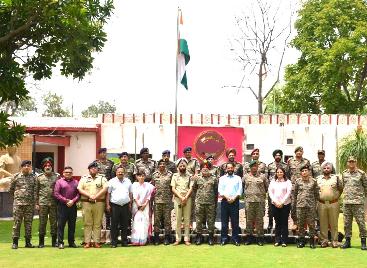 ChetakCorps_IA's tweet photo. MILITARY CIVIL FUSION (MCF)

Under the aegis of the #ChetakCorps, a Military Civil Fusion-Table Top Exercise 'Sanyukt Shakti' was organised by #BathindaSubArea to ensure consistent integration and close coordination between key stakeholders of Indian Armed Forces, Civil Administration, CAPF and State Police Forces.

The Forum served as a platform for high-level deliberation &  an enabler for synchronisation on multiple domains through a 'Scenario based' Table Top Exercise (TTX).

#IndianArmy
#NDRF
#SaptaShaktiCommand
#PunjabGovernment
#PunjabPolice

@adgpi
@SWComd_IA
@SpokespersonMoD 
@PRODefRjsthn