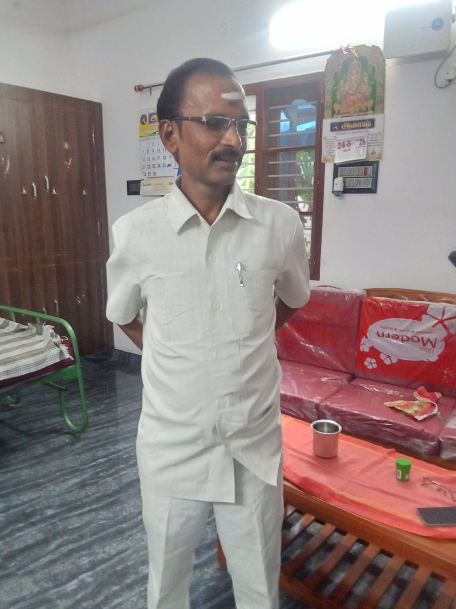 manimar23055910's tweet photo. நான் CCBBII லிருந்து வாரேன்.   கணக்கோ ககாசு பணமோ வேண்டாம்.
மிக்ஸர் பத்து கிலோ முருக்கு பத்துகிலோ காரமிக்ஸர் பத்துகிலோ இனிப்பு மாம்பழம் இருபது கிலோ கொடுத்துட்டா ஆட்டோ பிடிச்சி போய்கிட்டே இருப்பேன். கூடவந்திருக்கும் ஆஃபிசர்களுக்கும் கொடுக்கனும்.
@Pugal0405gmail4 
@Dhakshina23 https://t.co/kw2AnNuWk9