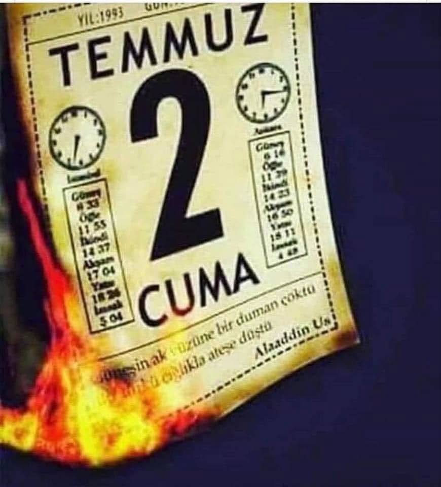 alikenanoglu's tweet photo. 33 yıl önce 33 Canımız katledildi.

Ne olaydı, ne öfke patlamasıydı ne de gerici yobaz kalkışmydı.

Madımağı yaktıktn sonr Valilik önümde Havaya sıkılan bir kurşunla dağılabilen ödlek, korkak katil sürürüsydü.

Ama o kurşun Madımak önünde havay sıkılıp o güruh dağıtılmamıştı.

Çünkü Madımk katliamı planlı organize Devletin derin delhizlerinde kararlaştırılmış ve uygulnmıştı.

Süleyman Demirel'in, Mehmet Ağar'ın, Tansu Çiller'in fail olduğu bir katlimdır.

Unutmayacağız, affetmeyeceğiz.

#2Temmuz1993SivasMadımakKatliamı