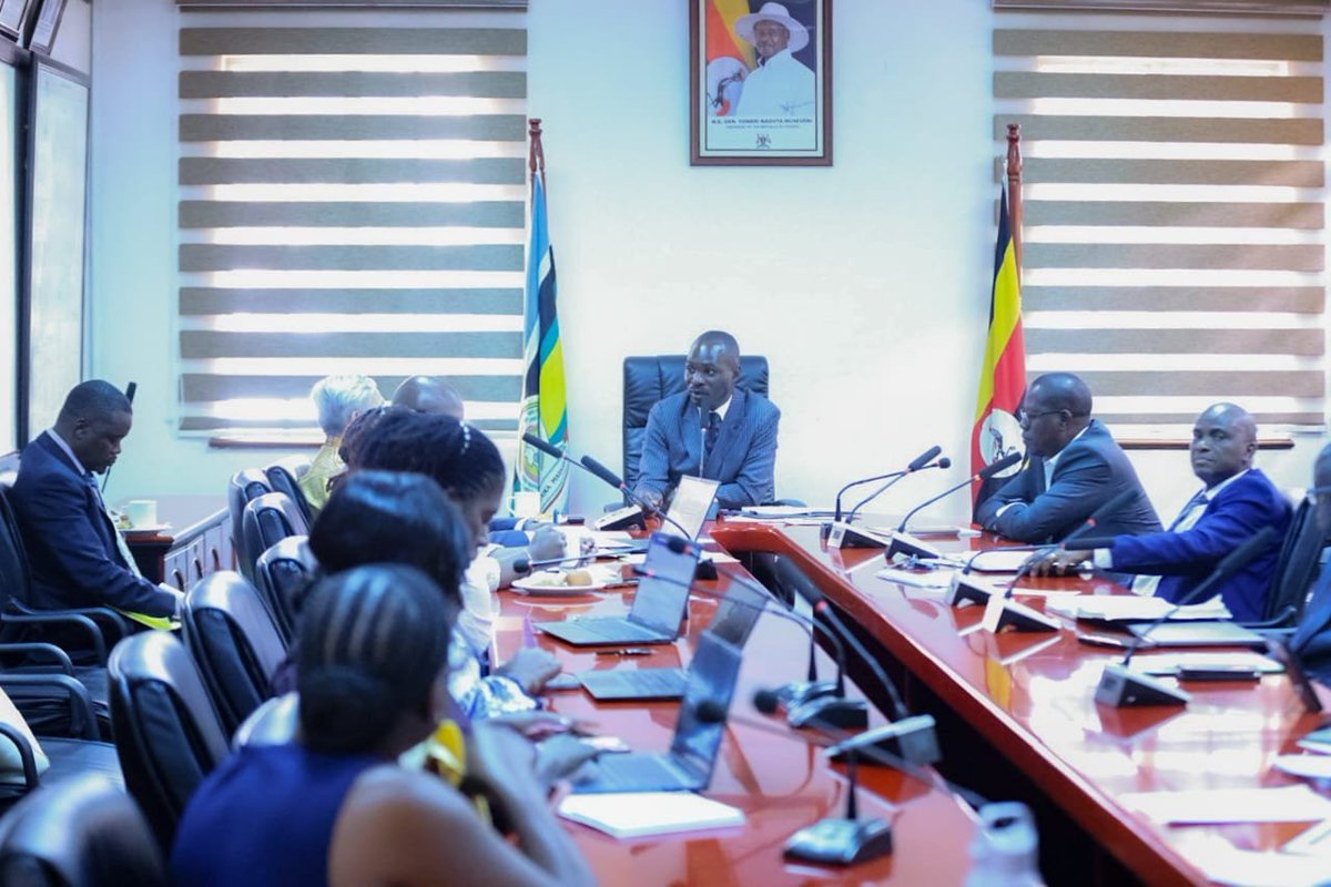 HonByamukama's tweet photo. Held a constructive meeting with the World Bank delegation alongside my fellow Ministers to review progress on key transport infrastructure projects and strengthen our partnership.

The Koboko–Yumbe–Moyo Road is advancing steadily, with about 30km already paved. We also discussed expanding investment in the DUCAR network to improve connectivity and access to markets, schools, health facilities, and other essential services.

Together, we remain focused on delivering reliable infrastructure that supports Uganda's development.

@WorldBankGroup