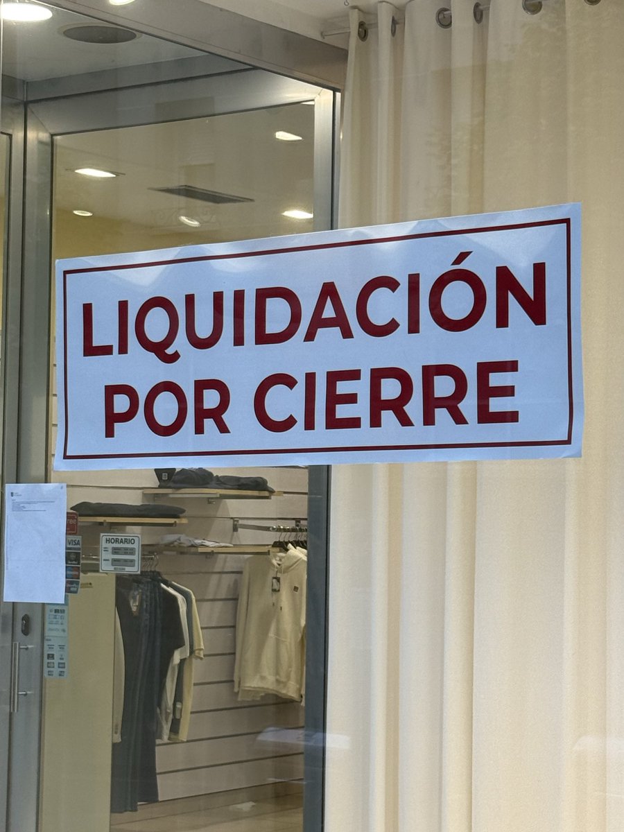 EDUARDOABADSABA's tweet photo. En junio, España perdió una media de 40 comercios al día. El #RETA cerró con 3.463.522 autónomos, 1.938 menos que en mayo. Suben construcción (+1.408) y hostelería (+1.325), pero caen educación (-3.944), comercio (-1.209) e industria (-744).
@upta_es https://t.co/a3ehCZUlJI