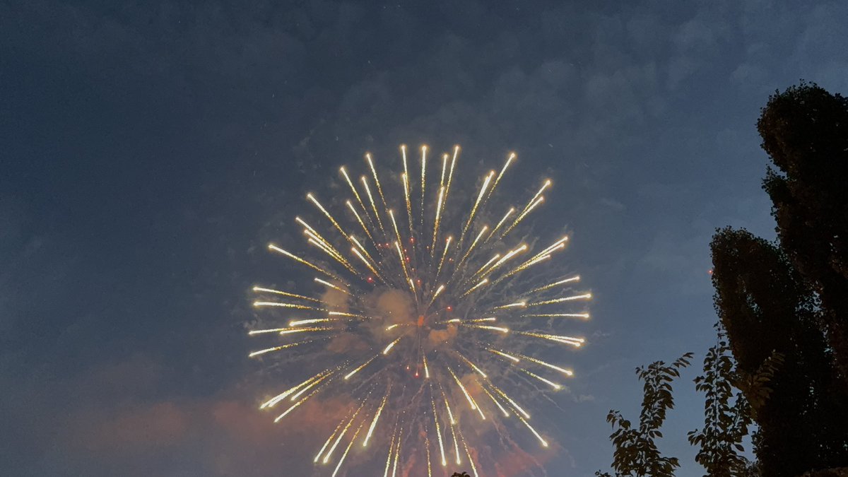 HarveyHwSu's tweet photo. Happy Canada Day! 🇨🇦🍁 Kudos to the City of Coquitlam for organizing another incredible Canada Day celebration. From the wonderful activities throughout the day to the spectacular fireworks that lit up the night sky over Lafarge Lake, it was a fantastic celebration ofour country. https://t.co/okebVKPOmT