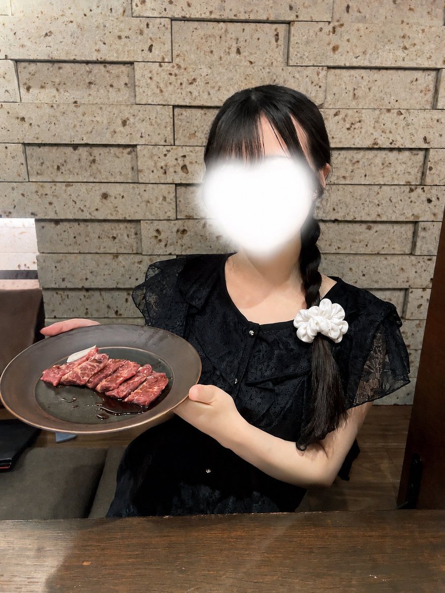 min_coco2's tweet photo. 元気でる🥩🩷 https://t.co/Kw1hkxxbAa