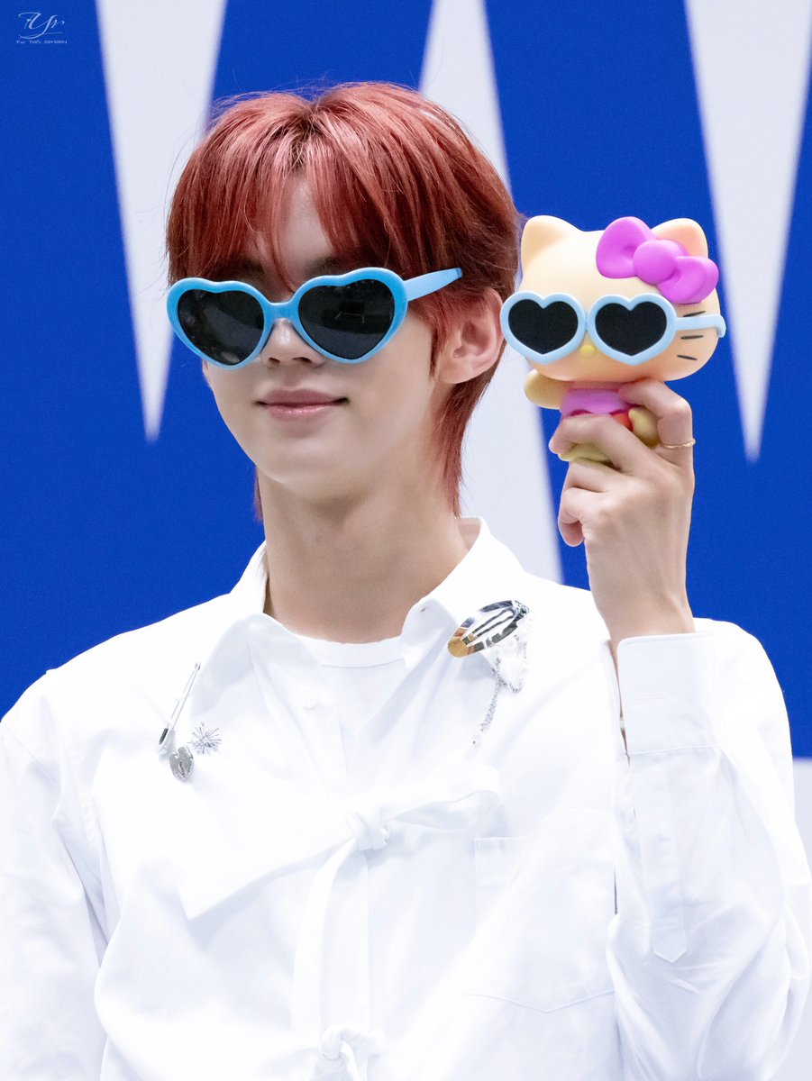 Yurii_d00's tweet photo. 260702 요코하마

☀️🩵🎀

#TWS #투어스 #DOHOON #도훈 #ドフン https://t.co/xel62RB26d