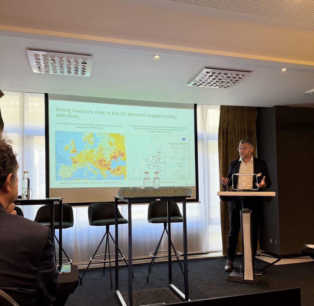 animalhealthEU's tweet photo. Our keynote speaker @holgerkray from @WorldBankGroup shares a clear message:
We are spending billions of euros after the fire, instead of investing in fireproofing. How do we manage these risks with dwindling budgets? 
▶️It’s not by spending more, it’s by spending differently. https://t.co/yORL5jwiXT