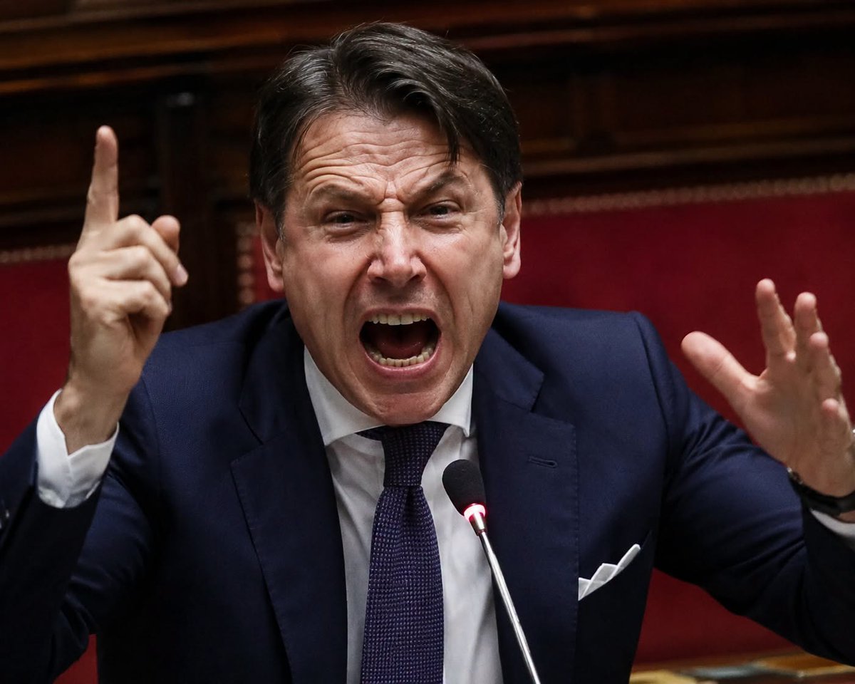 antipentac52268's tweet photo. Perdonatemi lo sfogo, ma ogni volta che lo vedo mi si avvelena il sangue. È una reazione ormai automatica. Ho un grosso difetto, non conosco perifrasi, metafore, edulcoloranti. per me una faccia da culox è solo una faccia da culox.  Vorrei qualcuno che in diretta televisiva abbia il coraggio di porre a questo cafone di paese impomatato, che ancora pontifica, sentenzia, fa la morale e vorrebbe perfino candidarsi alla guida del centrosinistra, una semplice domanda: “Conte tacchia, quale credibilità può avere uno che, pur di restare a Palazzo Chigi, nel giro di una notte è passato dal presiedere un Governo con M5S e Lega a uno con M5S e PD? Ma non si vergogna?” Questo signore è riuscito a lasciare in eredità una montagna di debiti pubblici che peserà per anni sugli italiani, ma continua a dispensare lezioni come se nulla fosse. Ma la cosa davvero stupefacente non è lui. È che esista ancora qualcuno disposto a prenderlo sul serio. Io, che allergico a qualsiasi totalitarismo, in una dittatura finirei tra i primi in galera, ogni tanto ne fantastico una con un limite temporale di sei mesi: giusto il tempo di impedire a questo qua-qua-ra-qua e ai coglions che lo seguono di continuare a girare a piede libero prima di essere rieducati in un campo di lavoro sul modello cinese.  Poi si tornerebbe serenamente alla democrazia. Qualcuno potrà obiettare che i voltagabbana non li ha inventati Conte.  Vero.  Ma nessuno, nella stessa legislatura, era mai riuscito a passare da Presidente del Consiglio di un Governo di centrodestra ad uno di centrosinistra come se nulla fosse. Anche per il trasformismo esistono facce di culox da  fuoriclasse.
