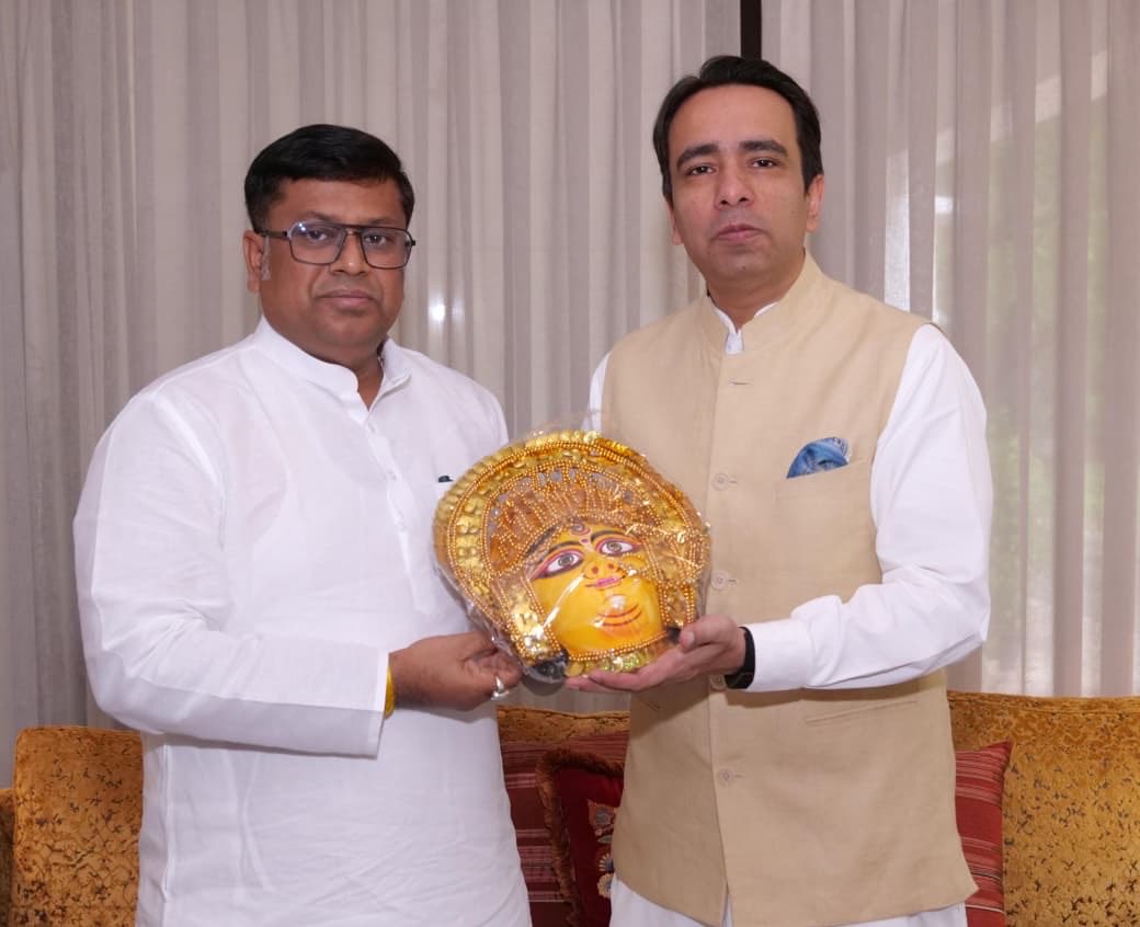 jayantrld's tweet photo. Great to meet Hon'ble Minister @DrSukantaBJP, along with Hon'ble Ministers @iamJagannathC and @DipakBarmanRSS from the Government of West Bengal.

We had a constructive discussion on strengthening skill development and education in the state, with a focus on effective implementation of flagship schemes, deeper Centre-State collaboration, and creating greater opportunities for the state's youth through quality skilling and education.

I am happy to see the zeal and proactive interest shown by the State Government towards our shared commitment to empowering every young Indian with future-ready skills and advancing the vision of #ViksitBharat through #SkillIndia.