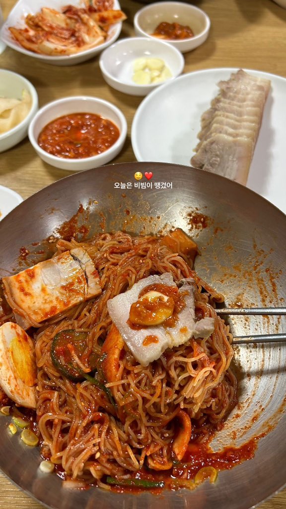 KimSiyoungg1's tweet photo. 맛있어 보여요?🤤🤤🤤 https://t.co/NnZlerk6y3