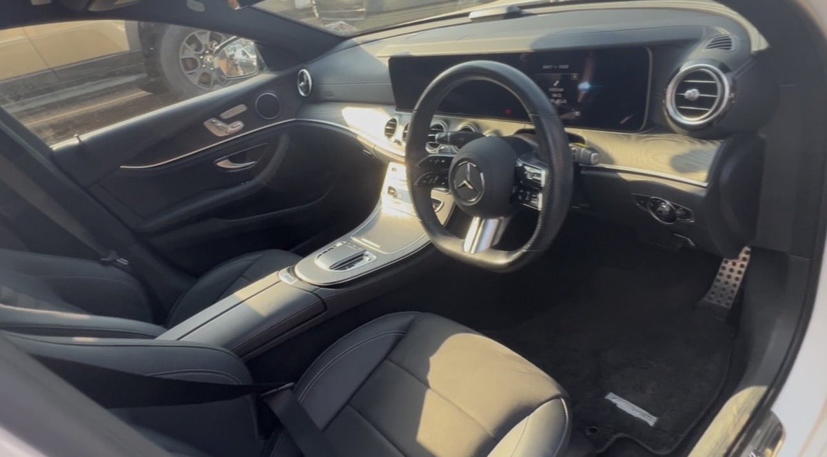 kitagatamotors's tweet photo. Upgrade your drive with the 2020 Mercedes Benz E300.
✅Available now for sale
📞0704668111 or send a DM for price and mileage 
📍Naguru Rd, Kampala 

#mercedesbenz #e300 #luxury https://t.co/OFwmqYqKMi