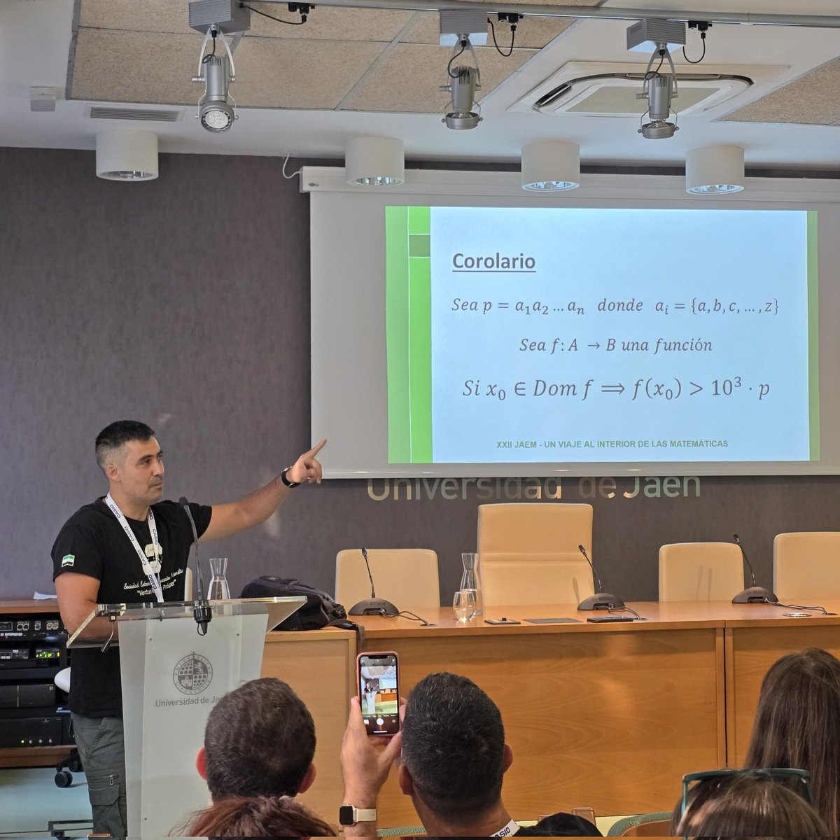 fespm_es's tweet photo. Ponencia de Jofe Morenas: "Matemáticas en la Calle: El modelo extremeño de divulgación y convivencia" https://t.co/Hi869vNvhL