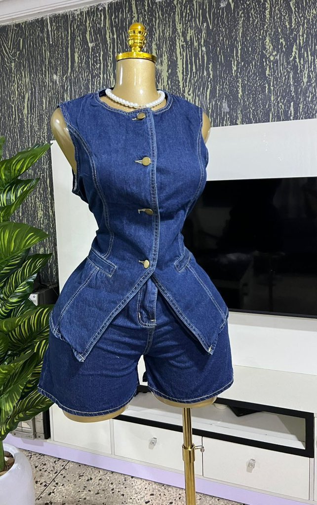 BougeeBabe_'s tweet photo. ~Item Description > Denim Set
~ Price > 44,000 NGN ONLY
~Size Available > S-XXXL ( 6-20 )
~Colors Available > Picture colors
~Top notch Quality 
~Delivery is worldwide 📌
#bougeebabes https://t.co/tZAeCVZBFH