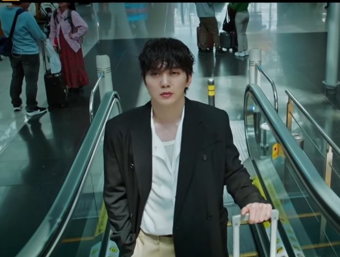 tor_dandy's tweet photo. Can't wait for Yoo...

I can't decide whether you're the main character or the main villain role ...🫠🤭🔥

#YooSeungHo  #유승호 https://t.co/PHC4hEKesq