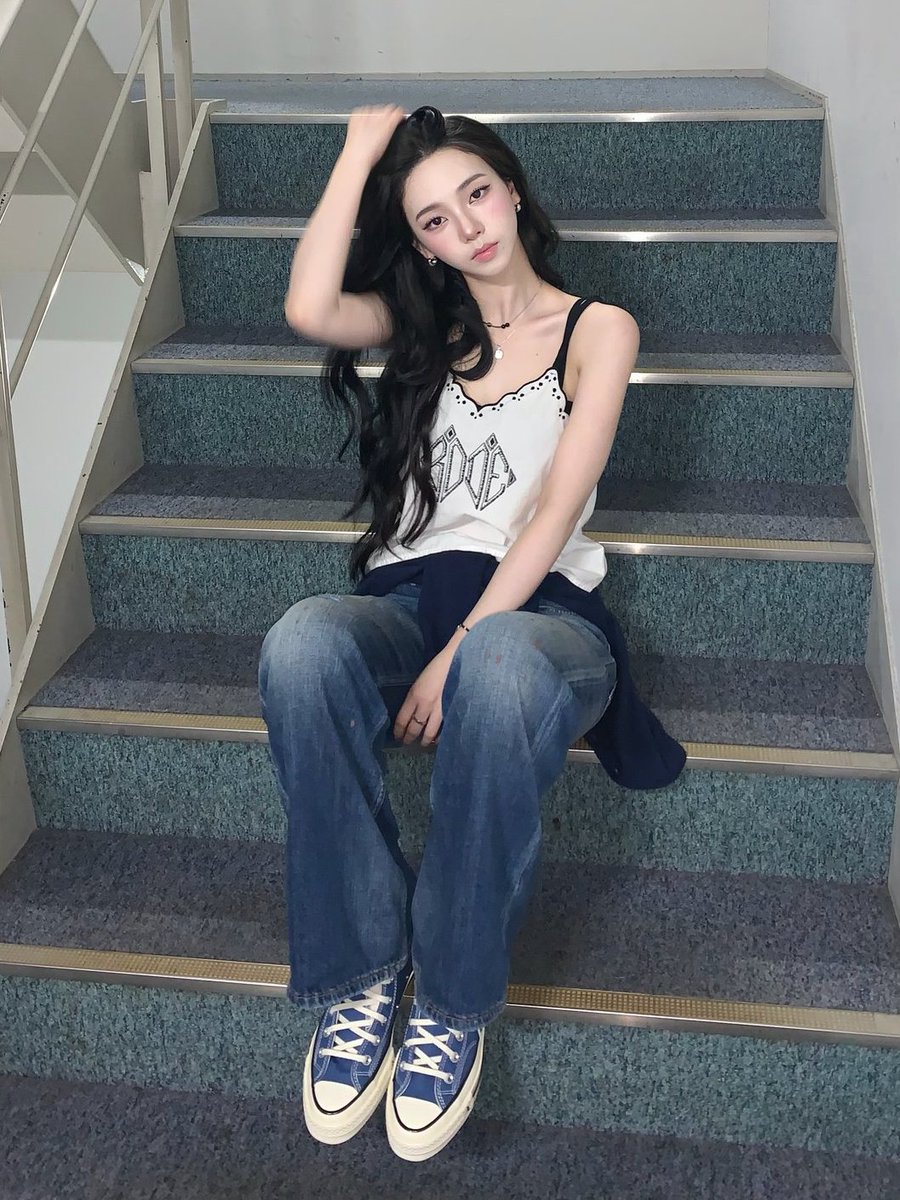 karinaspics's tweet photo. KARINA IS SO FINE https://t.co/NhjRGdNS5d