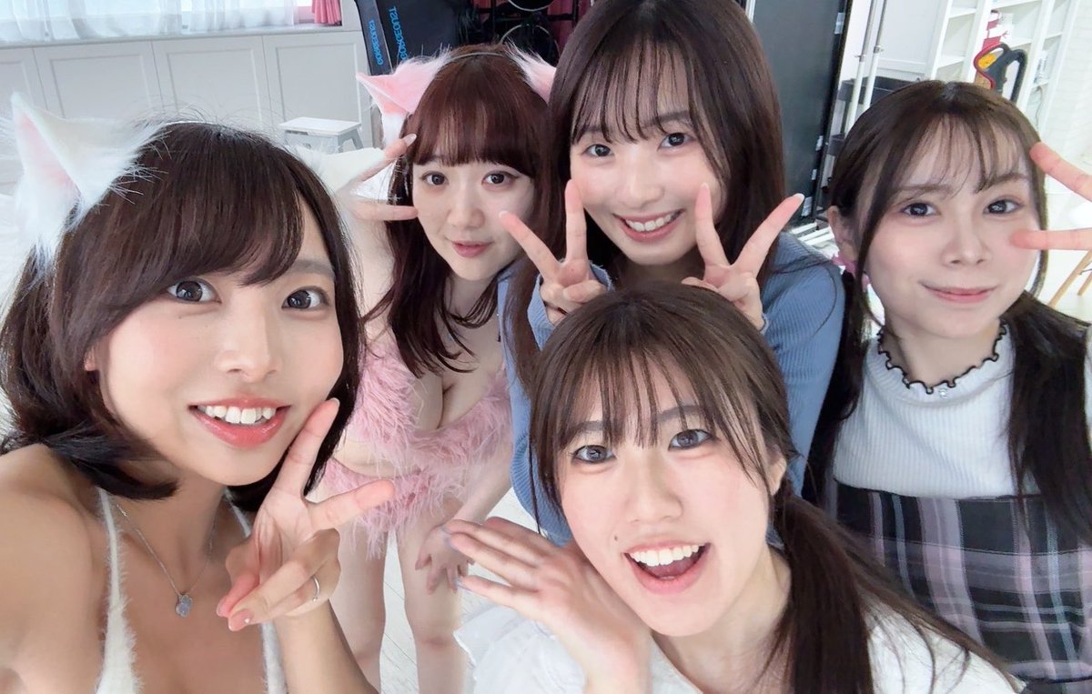 tsubafami_chat's tweet photo. かな生誕撮影中！
とっても素敵なコンテンツになる予感。。！✨️
お楽しみに🐱♡
 #つばふぁみ https://t.co/ghXuGukgwX