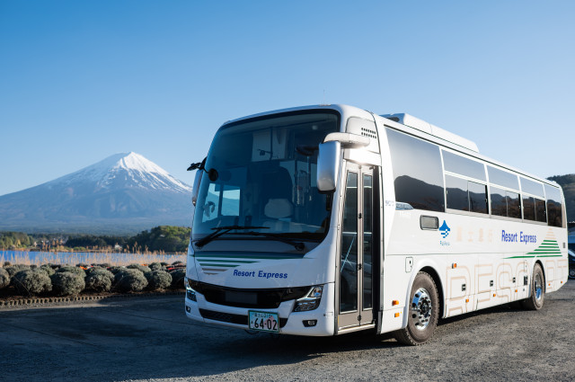 livedoornews's tweet photo. 【発表】バスタ新宿→富士山五合目（吉田口）に「深夜便」新設 午前2時到着→早朝登山が可能に
https://t.co/RnymbnrYA0

富士急バスは、東京・バスタ新宿と富士山五合目を結ぶ高速バスに「午前2時」に到着する深夜便を新設し、3日より運行開始する。分散登山や早朝登山ニーズに対応するという。 https://t.co/4C1vW75PrC
