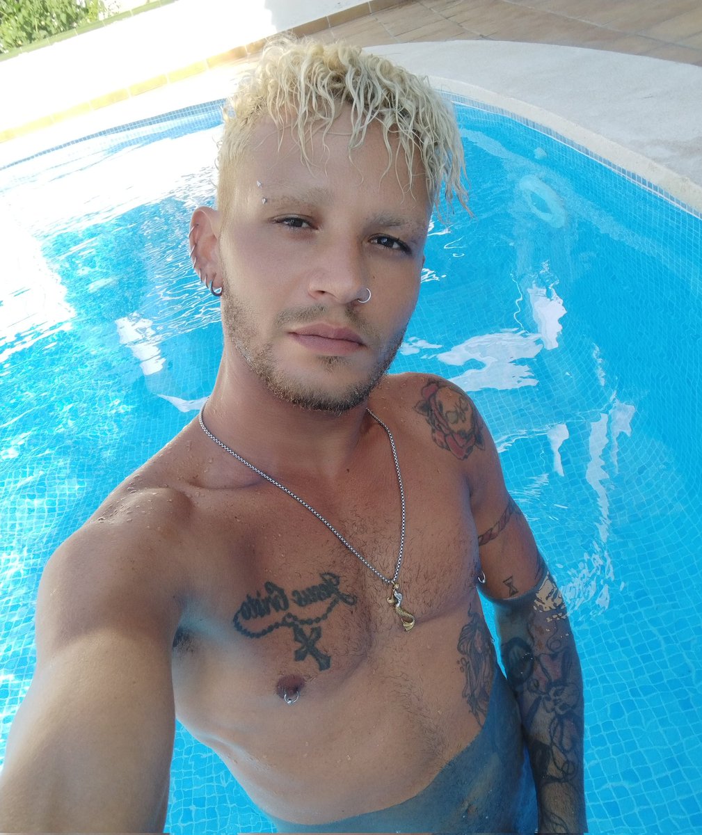 gioamane_92's tweet photo. Un bañito para empezar el día! 👙☀️
.
.
.
.
.
#SINDICATODOSDIVULGADORES
#gay #hot #boy #lgbtq #europe #spain https://t.co/ZrgUidW6FD