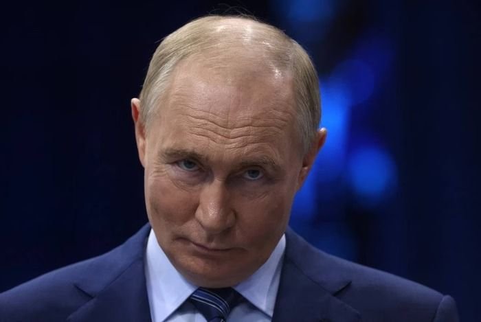 RT by @mikenov: RT by @mikenov: 🇷🇺🇺🇦RUSSIA Prepares for Repeated Strikes on UKRAINE in the next 36 hours with Armed Tu-95MS Bombers Ready. Russia conducted an overnight combined attack on Ukraine but kept 3-6 Tu-95MS bombers armed with Kh-101 missiles at Engels-2 and Olenya bases unused. Large accumulations of Geran-2 and Gerbera drones are also still available. This creates a serious threat of repeated attacks on Ukraine in the coming days.