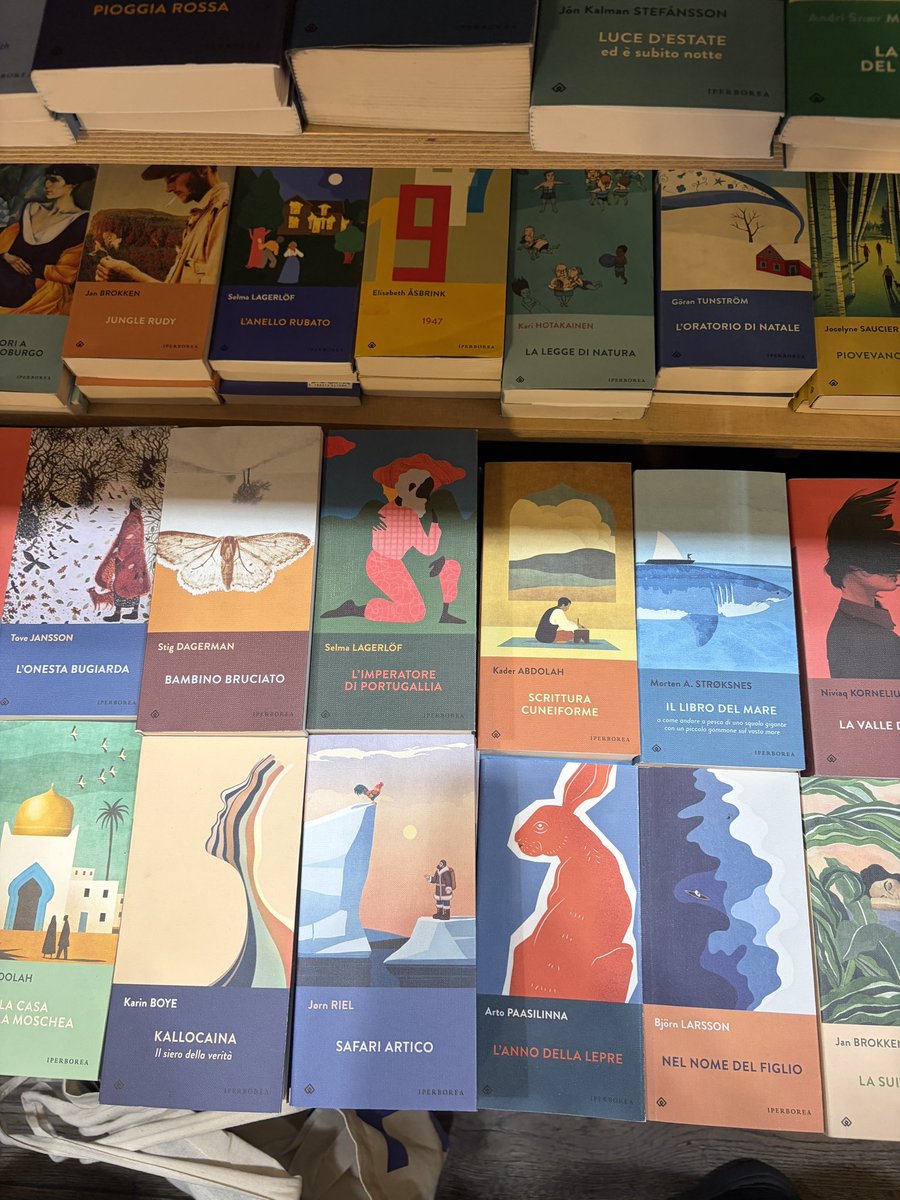 agorathauma's tweet photo. Como soy helenista, nunca le había prestado atención a Italia. Este año me ha conectado con la producción editorial del país y estoy encantada. Encontré a mi tribu en Iperborea, un sello dedicado a la literatura escandinava. Sus libros tienen un diseño precioso. https://t.co/PtJKYXrzpU