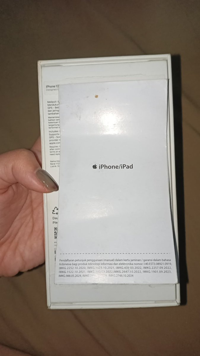 bitsmyname's tweet photo. Dijual iphone 13 128gb midnight 
Ex ibox
Bh 96
Open harga 7.5 nego
#wtsiphone #iphone13 #exibox https://t.co/oRKYlnC3ih