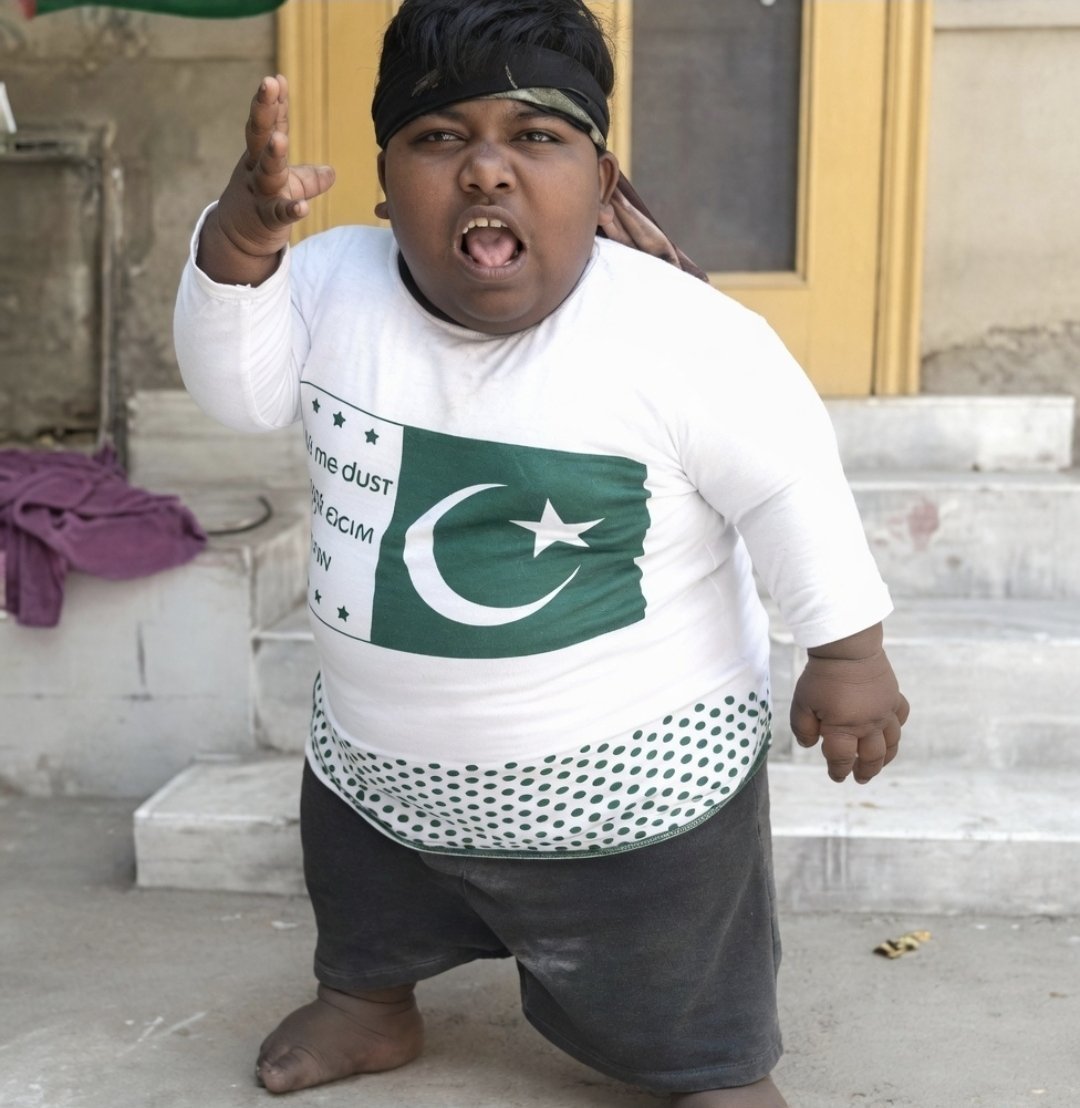 manojpiece's tweet photo. Most Handsome Pakistani vs Least Handsome Bangladeshi https://t.co/AY5R43GLlu