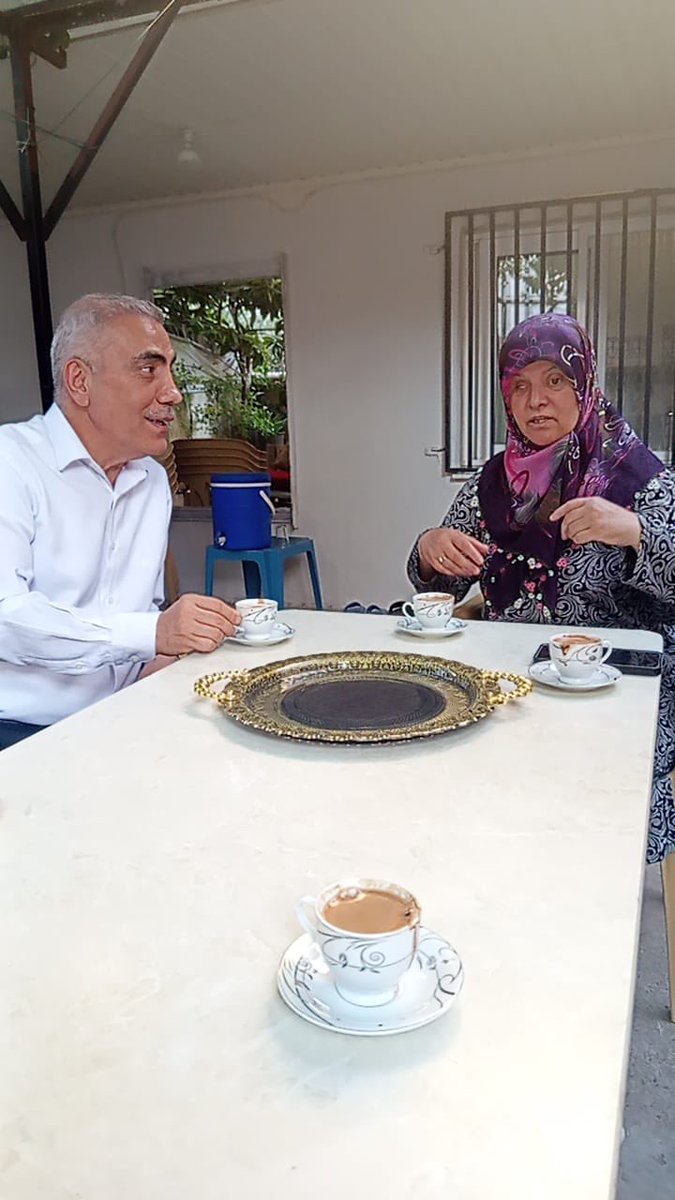 CelikcanMahmut's tweet photo. Yavuzlar Mahallemizin sevilen insanı Sabahat hanımı ve eşi Mehmet kardeşimizi ziyaret ettik.Sıcak ev sahipliği ve ikram ettiği kahve ile güzel sohbetini dinledik.
Kahvenin sıcaklığı fincanda ama muhabbetin sıcaklığı gönüldedir.
İlgileri için çok teşekkür ederim. https://t.co/9OmGap0LQl