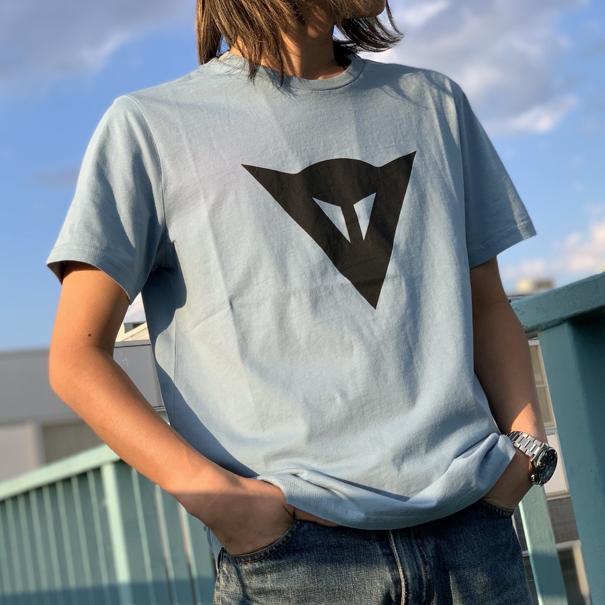 DSetagaya's tweet photo. 【ダイネーゼ東京世田谷 商品紹介】
これからの季節に活躍するTシャツが入荷しております。

ツーリングはもちろん、バイクに乗らない日もダイネーゼを楽しめる一着です。

ぜひ店頭でお気に入りの一枚を見つけてみてください。

商品URL：https://t.co/IwHQ5X8uIC

#ダイネーゼは2年保証 https://t.co/6rnHoO4ors