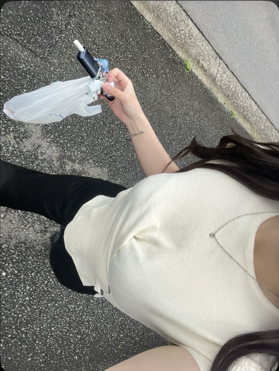ol7xxy's tweet photo. 出勤コーデ #BeReal #自撮り界隈 https://t.co/84W9yZbXDC