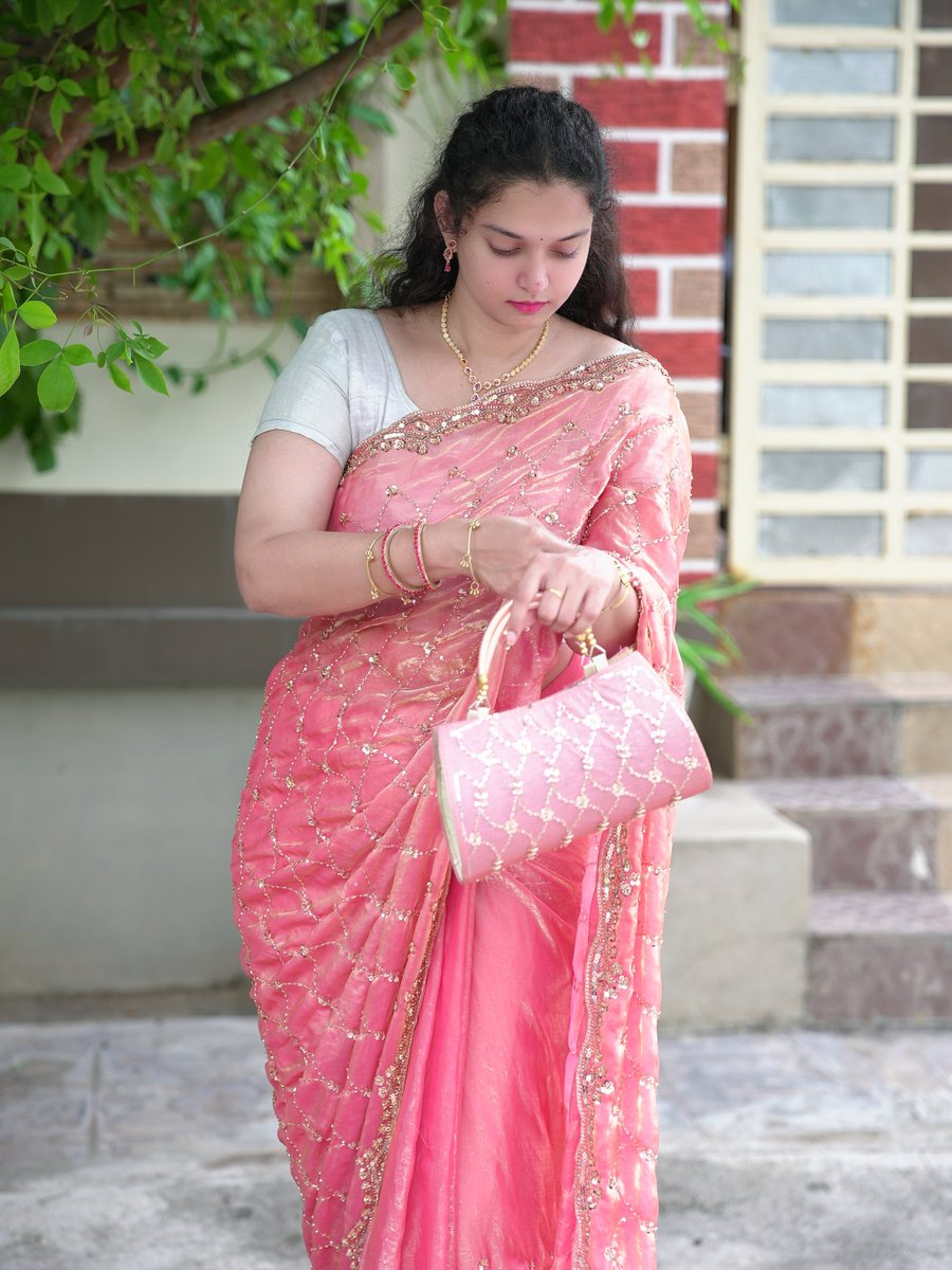SumiiTalks's tweet photo. Saree link ๐
https://t.co/qEbM2wl7tu
#partywears #partywearsarees #partydress #spacesilksarees #sareeoftheday https://t.co/MMqulg5aE7
