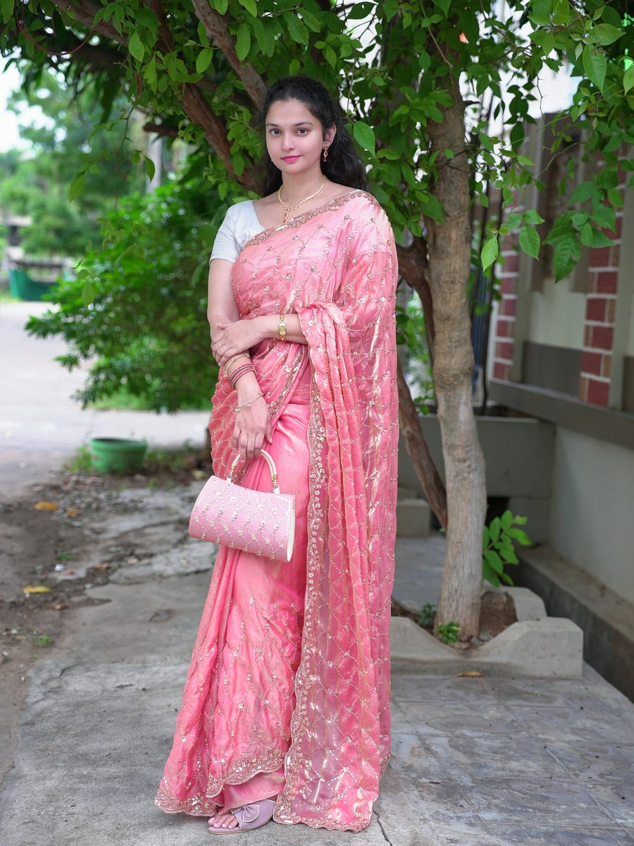 SumiiTalks's tweet photo. Saree link ๐
https://t.co/qEbM2wl7tu
#partywears #partywearsarees #partydress #spacesilksarees #sareeoftheday https://t.co/MMqulg5aE7