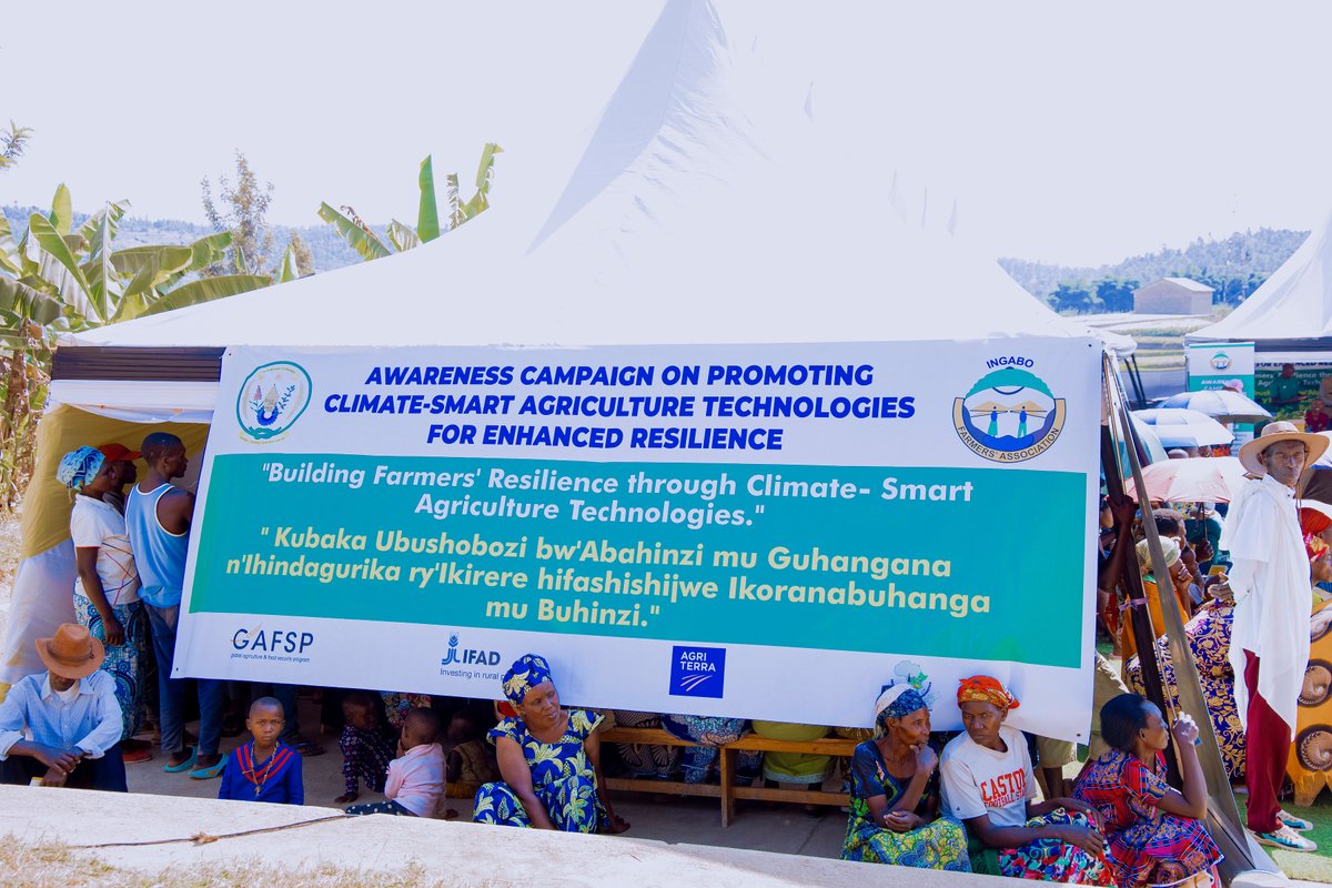 INGABOFAMERS's tweet photo. From Rwimbogo to Nyamiyaga and Giheke, farmers and stakeholders joined hands to promote climate-smart agriculture under the @SCORE_RWANDA  Project. Farmers are embracing innovations to boost cassava production and adapt to climate change. @GAFSPfund,@worldfarmersorg,@EAFFinfo https://t.co/uDhhKqttEJ