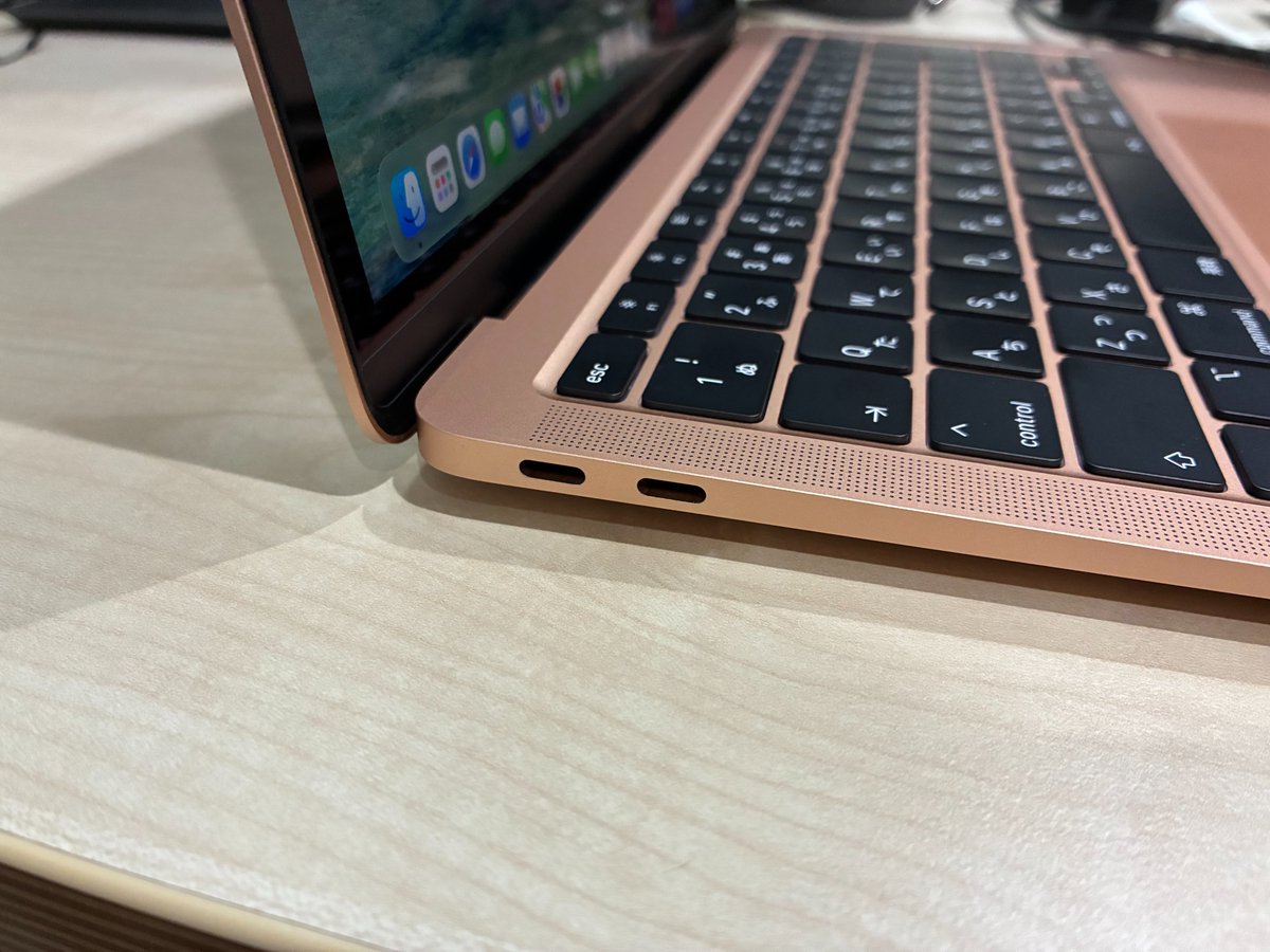 【美品】放電18回 容量100% 16GB MacBook Air m1 すごく変なタイミングですが、M1 MacBook Air を購入しました！ 充放電