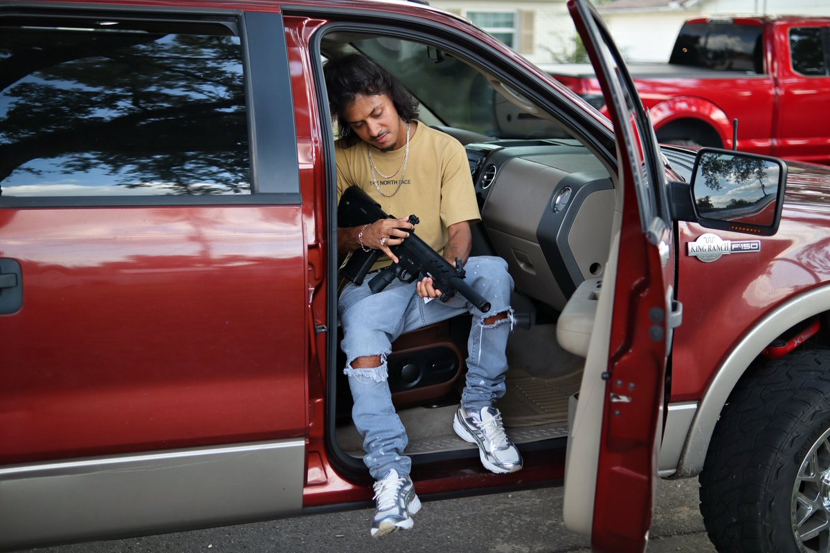CastoLocks's tweet photo. Fuck niggas be watchin https://t.co/koS3r59eOa