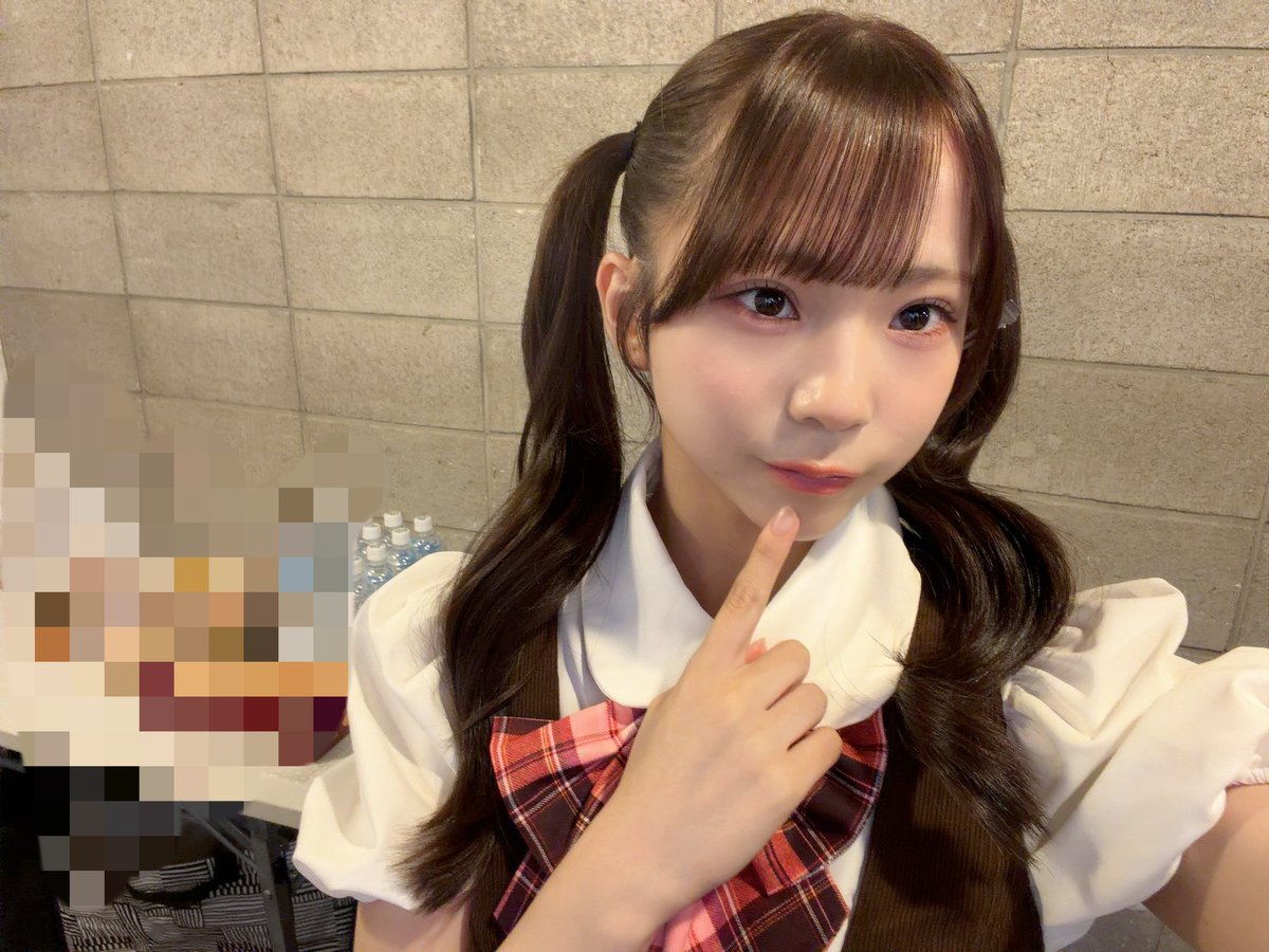 こんにちはニャン?? ヘッダーが黄色になったの、みんな気づいた 