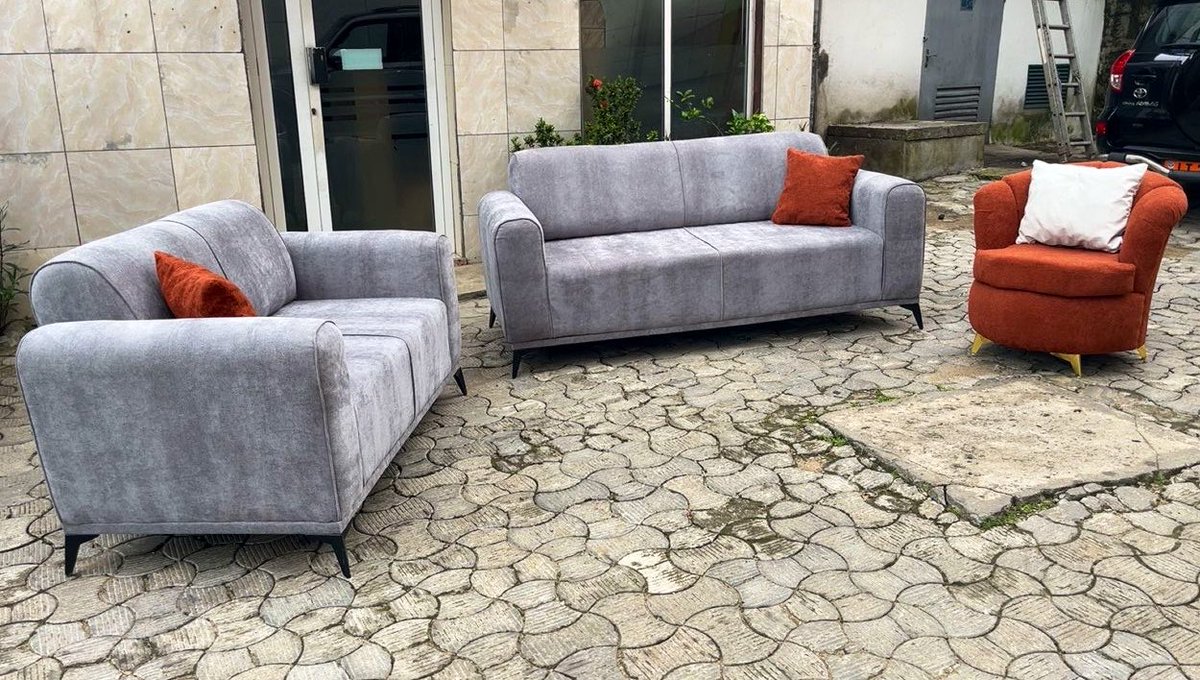 mmeuble26's tweet photo. Salon 5 places + Fauteuil 
330.000F

Commandez dm ou 📞: 655098166 (WhatsApp)
📍Douala (livraison et expédition) https://t.co/4rsXOsDUfY
