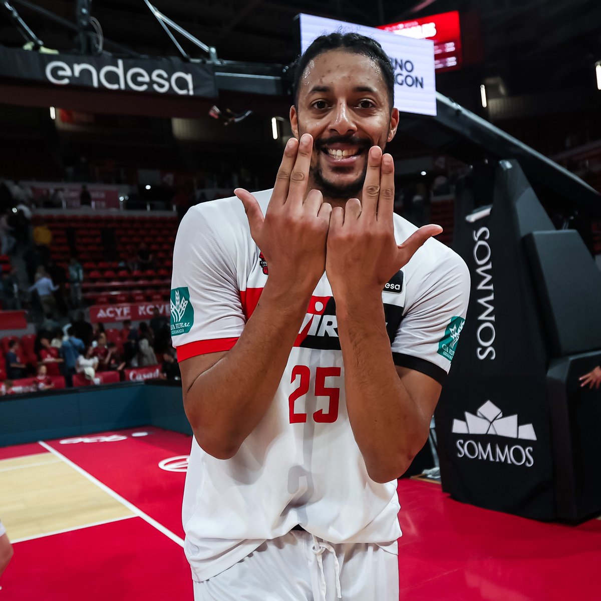 ACBCOM's tweet photo. ✨ Hoy es el día de recordar a un equipo que ha dejado una 𝙝𝙪𝙚𝙡𝙡𝙖 𝙞𝙢𝙗𝙤𝙧𝙧𝙖𝙗𝙡𝙚 en #LigaEndesa, con una afición que ha demostrado siempre un amor infinito por nuestro deporte...

¿Listos para revivir lo mejor de la temporada de @CoviranGranada? https://t.co/Lf0u1eGmEX