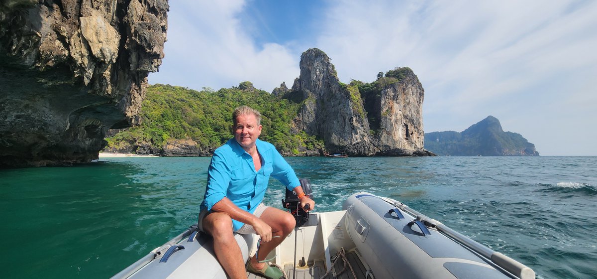 CapeNature1's tweet photo. CapeNature’s marine conservation features in the new @kykNETtv adventure series, HeySkipper. Produced and presented by outdoor enthusiast, Dewald Visser, tune in from 4 July at 18:00 on DStv Channel 144. Read more: https://t.co/NqEJ6d7Vr2
#MarineConservation #CapeNature #kykNET https://t.co/pOtovuUHqh