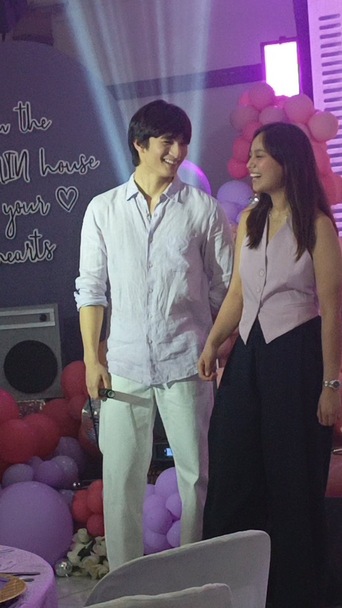 BethSiga28's tweet photo. Ohh so sweet 🥰 ngiting tagumpay ang lelQuin 💜💚😘

#JoaquinArce #LellaFord #LelQuin https://t.co/poLjqyLudE