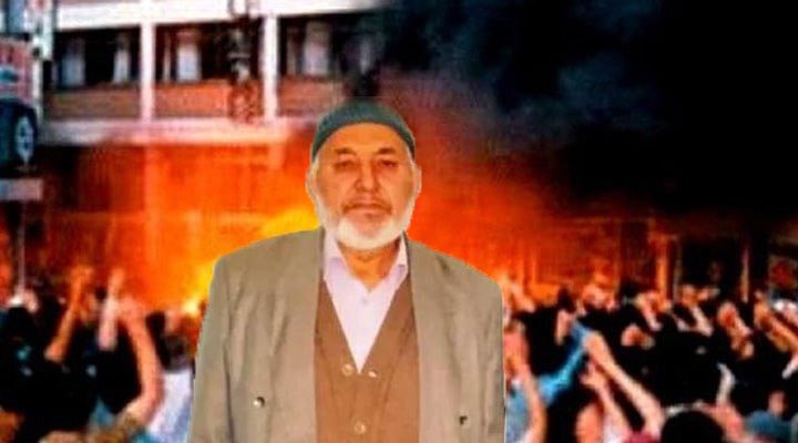 tmuhalefet9's tweet photo. Erdoğan’ın kararnameleri |

Madımak Katliamı hükümlülerinden Ahmet Turan Kılıç'ın ağırlaştırılmış müebbet hapis cezası, sağlık sorunları gerekçesiyle 31 Ocak 2020'de Cumhurbaşkanı Recep Tayyip Erdoğan tarafından kaldırıldı.

Erdoğan, af yetkisini ikinci kez 6 Eylül 2023'te Hayrettin Gül için kullandı.
2000'de idama mahkûm edilen, 2003'te Almanya'dan sınır dışı edilerek cezaevine konulan Gül, yalnızca 20 yıl cezaevinde kaldı. 

Müebbet hapis hükümlüsü Adem
Kozu'nun kalan cezası da "sürekli
hastalık hali" gerekçesiyle Cumhurbaşkanı Erdoğan'ın kararıyla kaldırıldı.