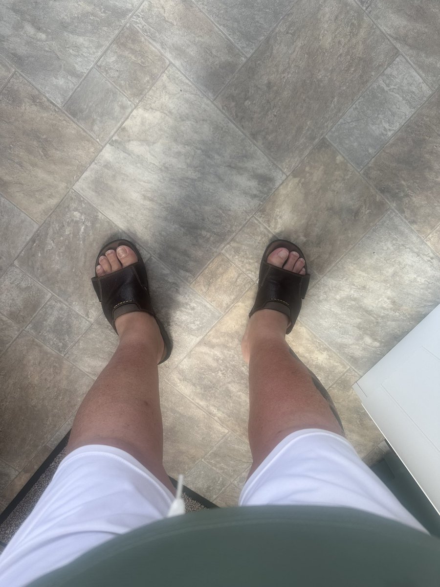afctone's tweet photo. Back home to some proper comfy Sliders, 20 year old Rockports !! https://t.co/XGYI073VKs