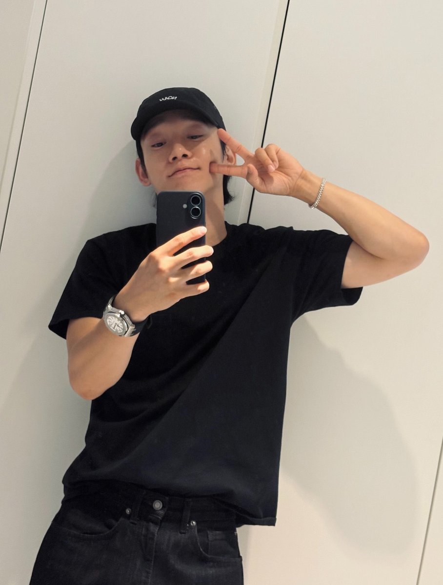 exoglobal_media's tweet photo. 🫧 #CHEN 
@weareoneEXO https://t.co/LmJ6yr2n4T