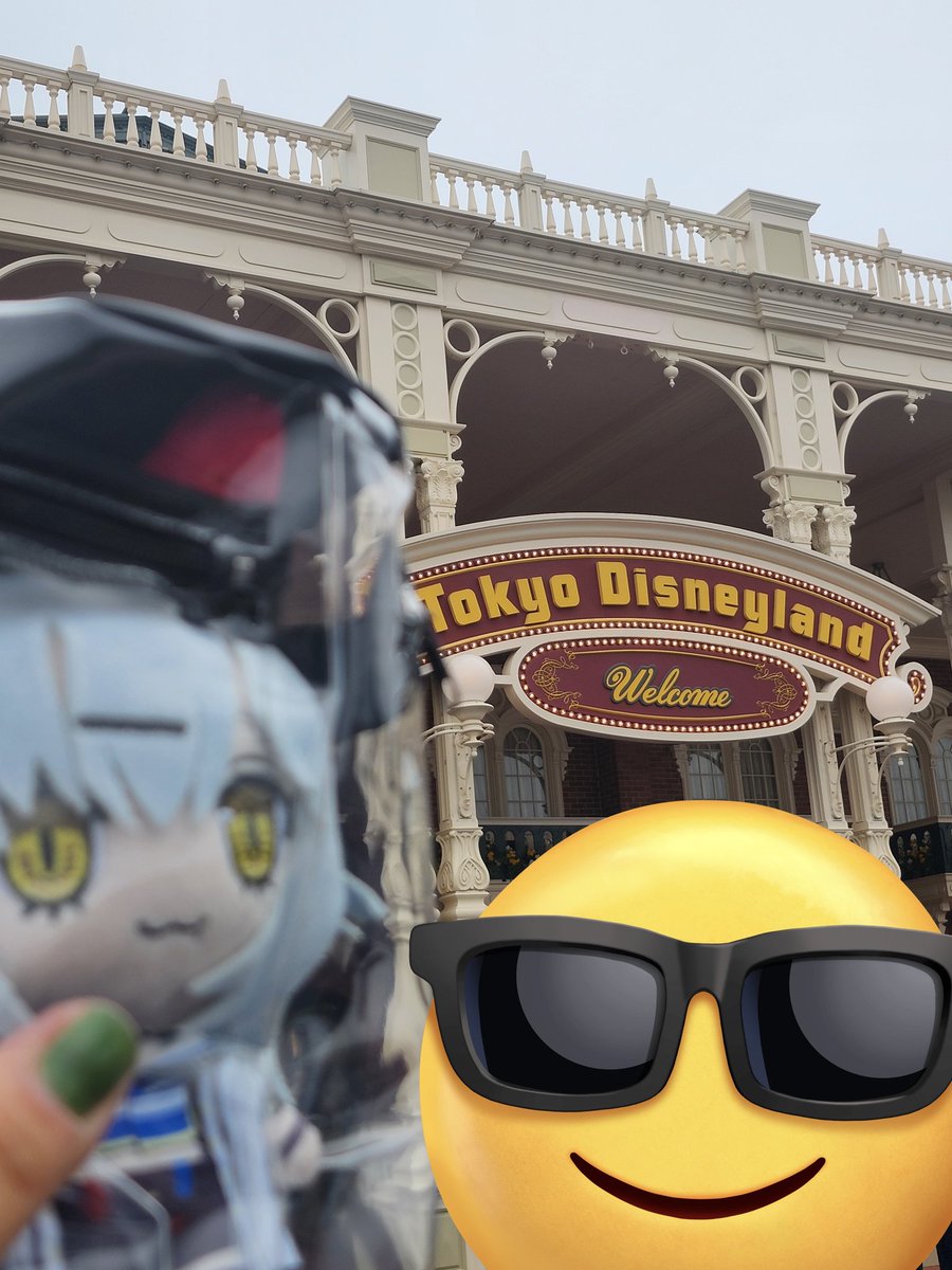 PoohRpg's tweet photo. ランド、アトラクション待ち時間少なくて沢山乗れて、そろそろ出ようかって時にプーさん達のグリーティング始まって間近で見れて最高だった👍 https://t.co/zBMDAxrjoj