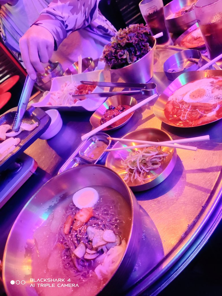Neuro0305's tweet photo. #韓国 #韓国料理 #冷麺 #焼肉
#食べ放題 で来たよーッ！！！
4.5年振りだからお店が前よりも
メニューが増えたりで良くなってる！
サニーレタスで挟むのばち美味っჱ̒  ᷇ᵕ ᷆ )⭐️
めちゃくちゃ再来訪決定的ッദ്ദി˶ｰ̀֊ｰ́ )💎🐯 https://t.co/NsJQsD9bGp