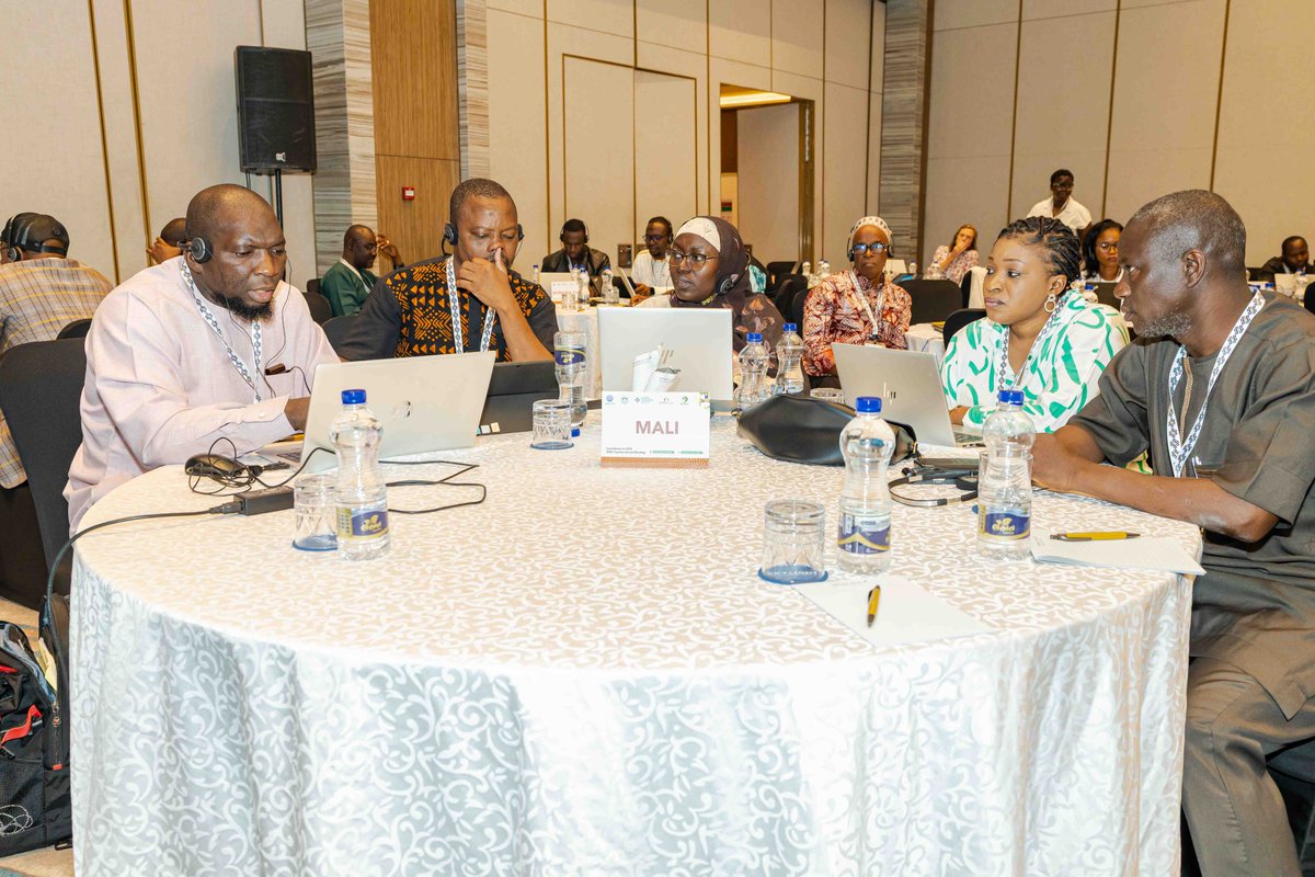 Countdown2030's tweet photo. Not every #CAM2026 highlight happens on stage. 

Some happen in group work, poster sessions, and spontaneous conversations where ideas spark, partnerships grow, and collaboration comes to life.

Here are a few interactive moments captured through the lens. 📸

@aphrc @FMoHealth https://t.co/Z7jjNLoZ5a
