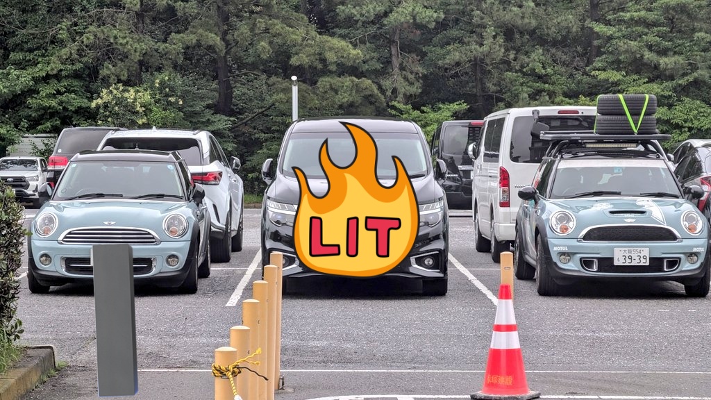 S_TAN_'s tweet photo. 初代MIKUUPERと完全同型同色の子おった！！
さすがにアツすぎ！！
グリルの違いとかも分かりやすいね。
Sはいかつくなっちゃう。 https://t.co/CsncfbqzdD