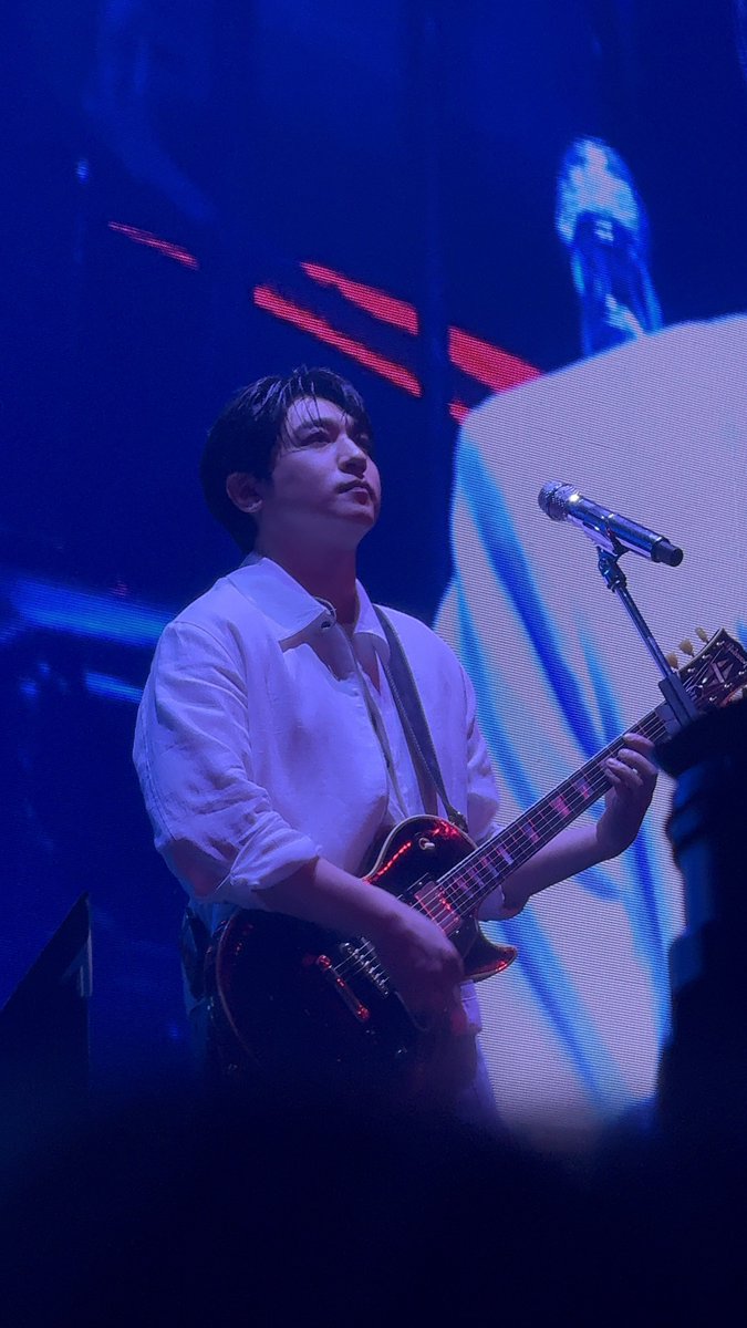 jillybillerz's tweet photo. 260124 Day6 The Decade in Manila

#성진 #SUNGJIN
#The_DECADE_MANILA #DAY6inManila https://t.co/djW5Q5MMO8