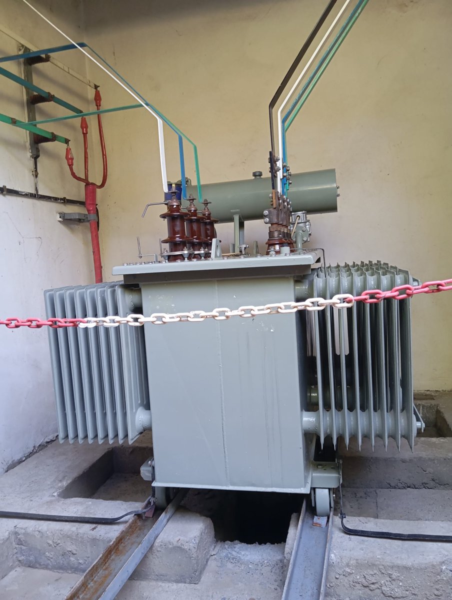 Trafo_Test's tweet photo. 🔥 Anlaşmalı olduğumuz eğitim kurumlarından @FMVIsikUniv  Okulları'nın Periyodik Trafo Bakımları Tamamlandı...📷Isınma ve izolasyon risklerini önlemek için planlı bakımlar ve testler büyük önem taşıyor.📷 #TrafoBakımı #Enerji #ElektrikDağıtımı #SahaÇalışması https://t.co/Q8unEqccL8