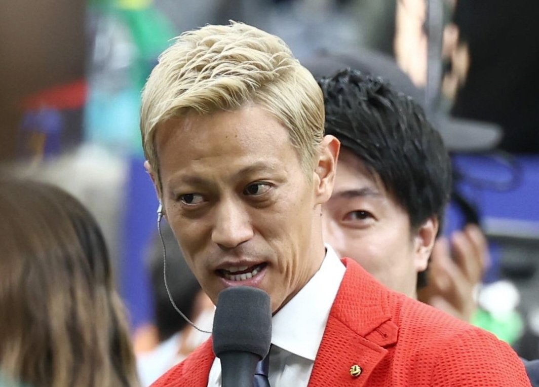 livedoornews's tweet photo. 【北中米W杯】日本代表監督に名乗り上げた本田圭佑、就任条件のProライセンスは未取得
https://t.co/6rmJirk49E

本田が2日、Xで「僕を1年試してみてください」と森保一監督の後任に名乗りを上げた。しかし就任に必要なProライセンスを取得しておらず、ライセンス制度自体への疑問を呈してきた。 https://t.co/0h7lkqbYOu